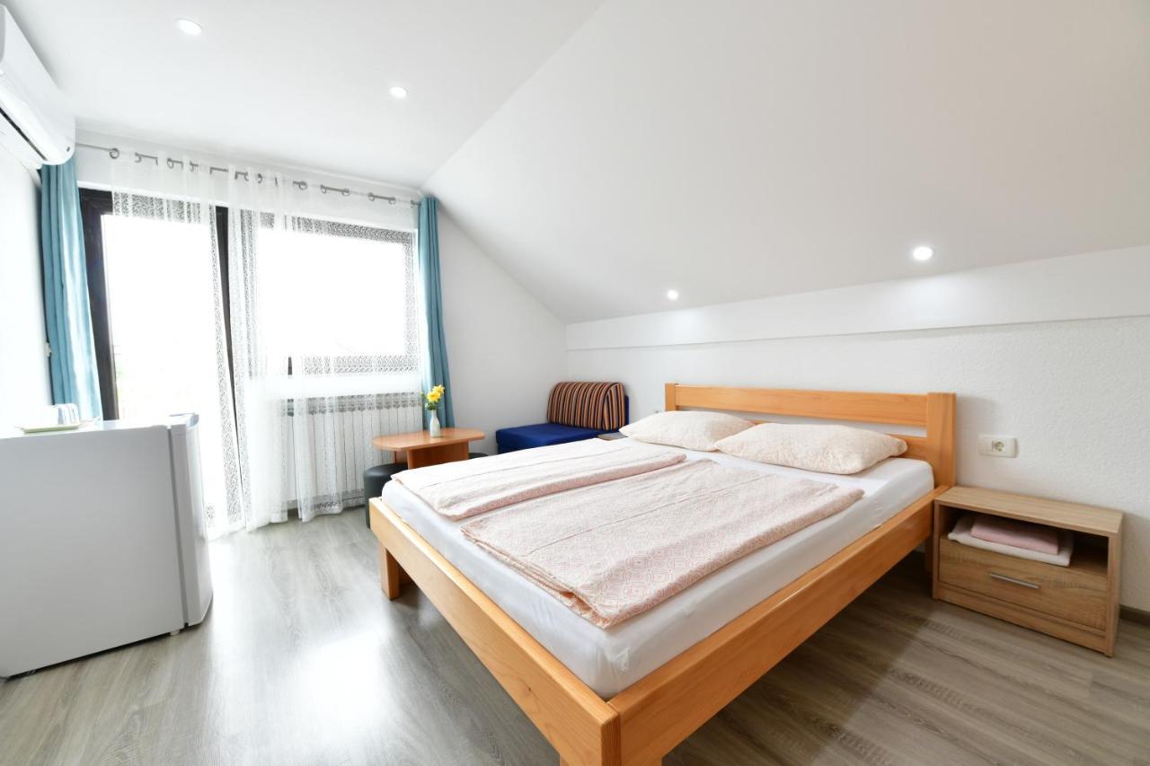 House Marinic Hotel Grabovac  Bagian luar foto