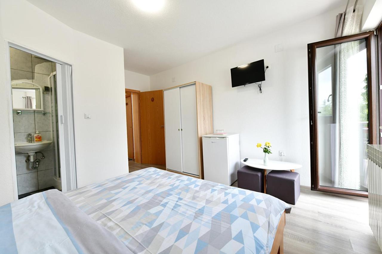 House Marinic Hotel Grabovac  Bagian luar foto
