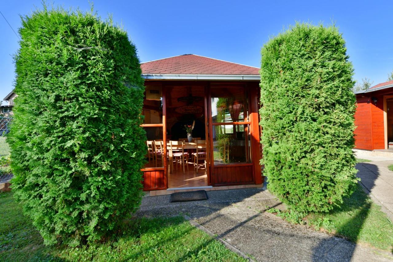 House Marinic Hotel Grabovac  Bagian luar foto