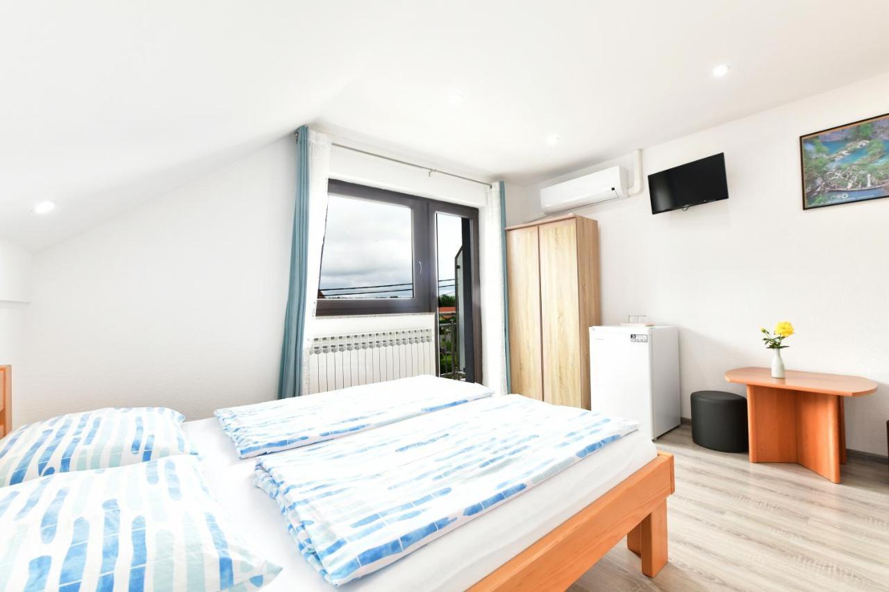 House Marinic Hotel Grabovac  Bagian luar foto